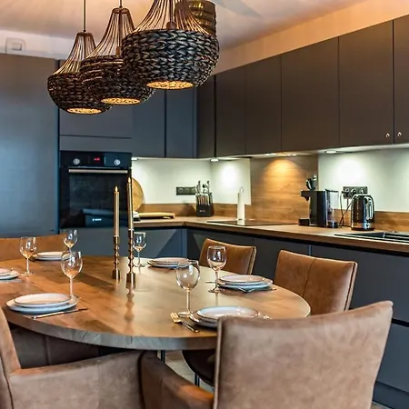 Neuf Traversant Avec Grande Terrasse Au Coeur Du Village - 6 Personnes * Saint-Sorlin-dʼArves