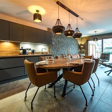 Neuf Traversant Avec Grande Terrasse Au Coeur Du Village - 6 Personnes * Saint-Sorlin-d'Arves