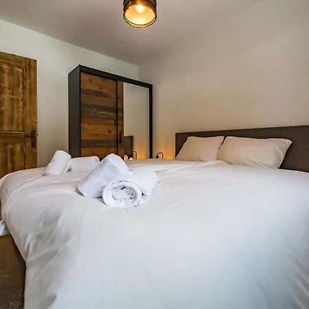 Neuf Traversant Avec Grande Terrasse Au Coeur Du Village - 6 Personnes Apartment *